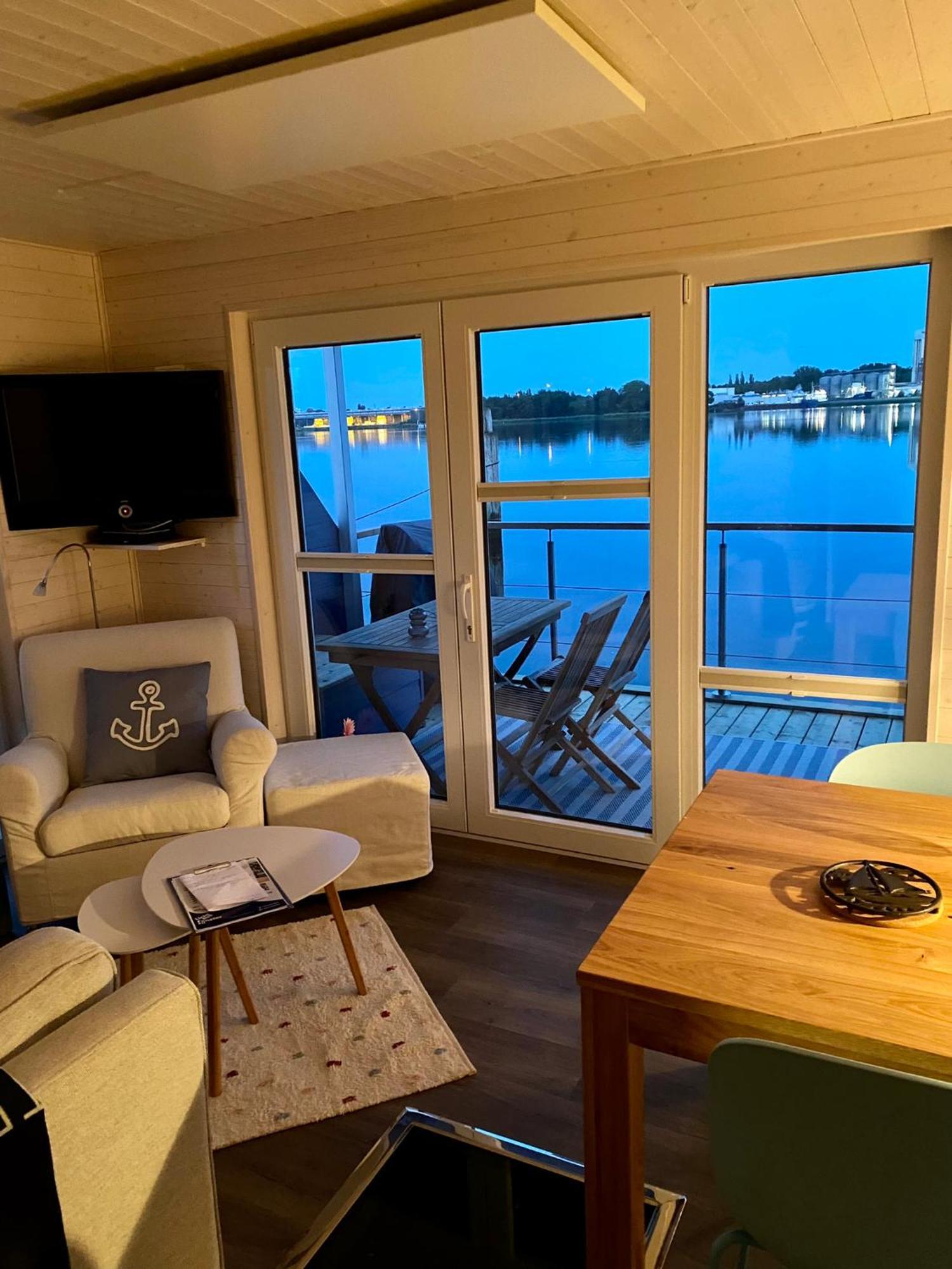 Ferienhaus Hausboot Snowbird Mit Grossem Sonnendeck