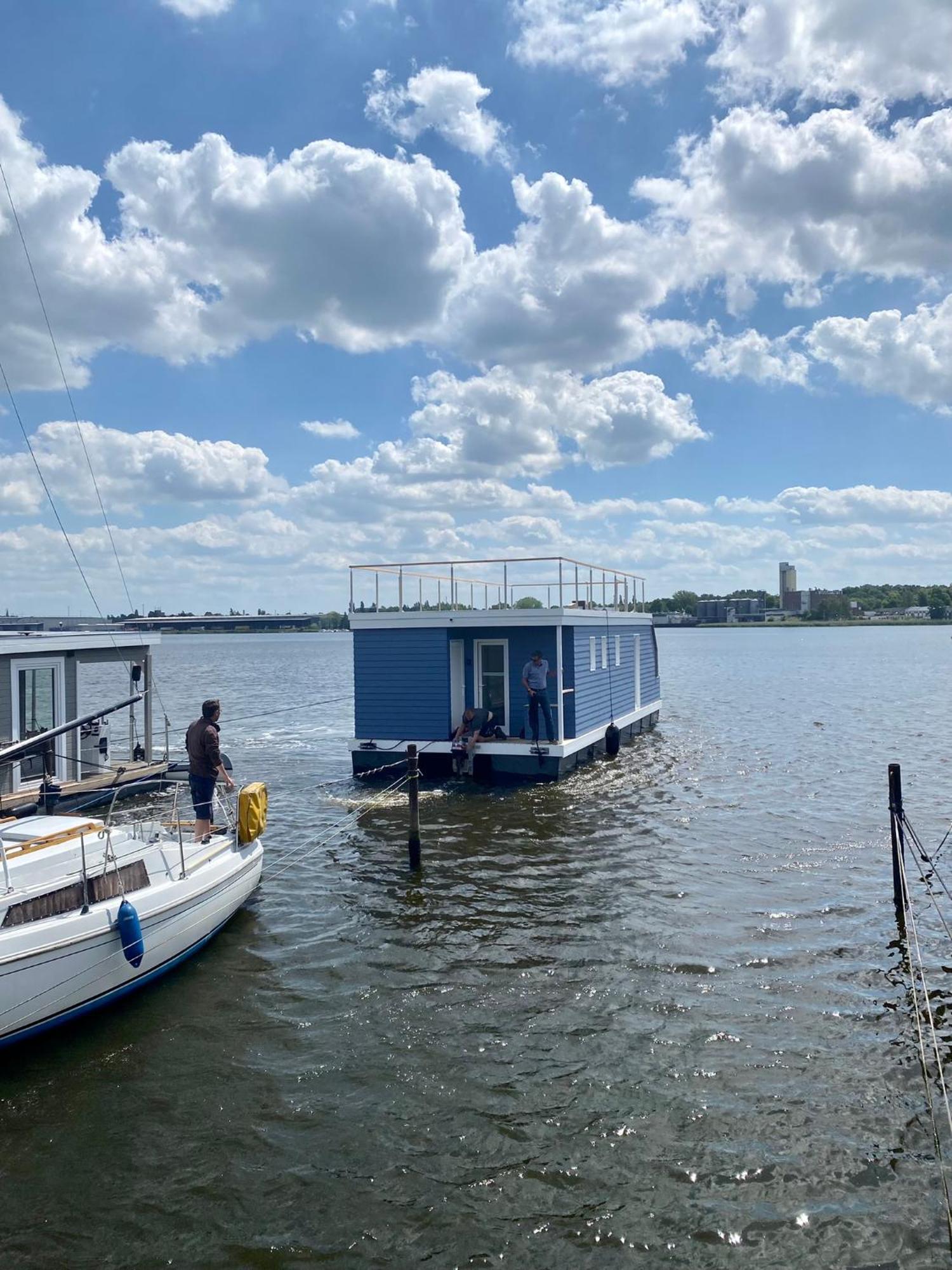 Ferienhaus Hausboot Snowbird Mit Grossem Sonnendeck *